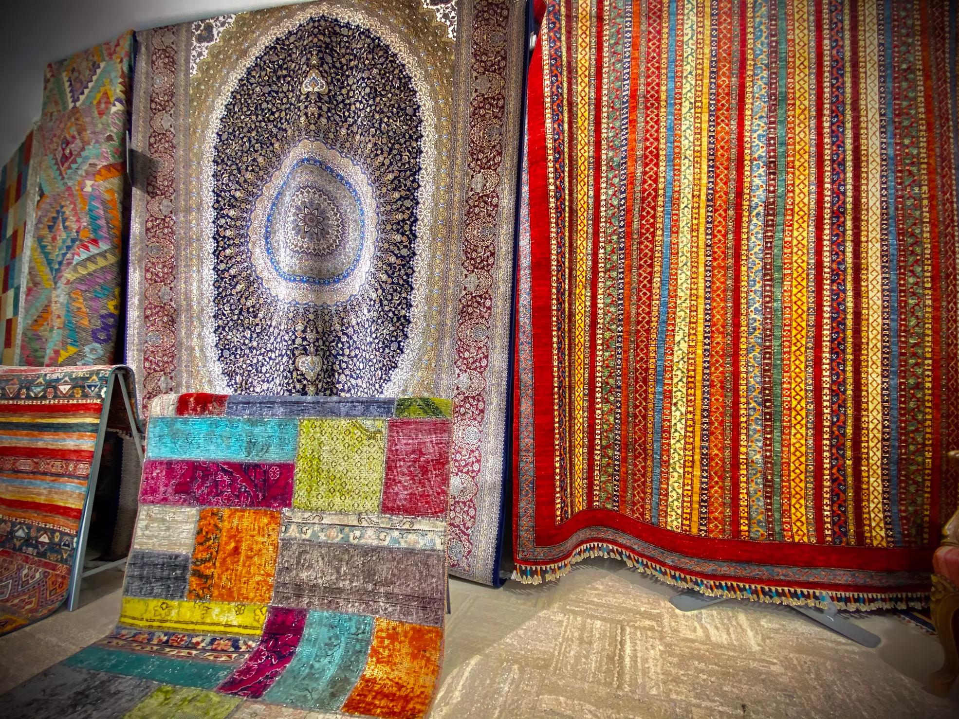 Tapis en vente dans la boutique.